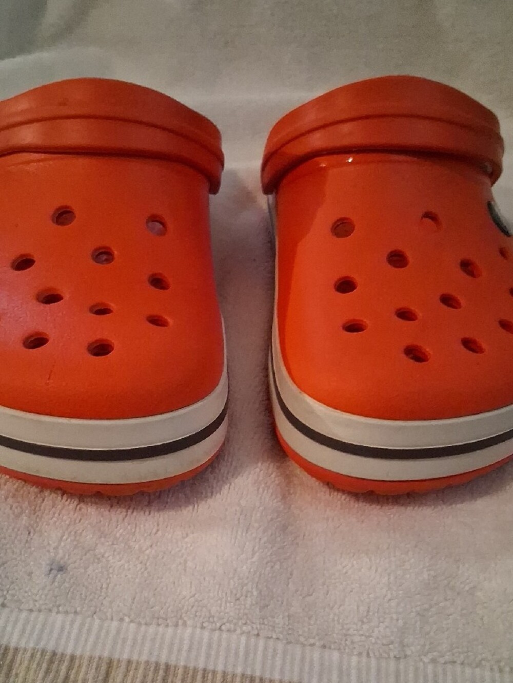 CROCS Classic Clog in Bright Orange - Picture 8 of 8